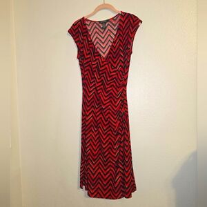 Lauren Ralph Lauren Chevron Patterned Red and Black Dress, Size M. Ruched Side.